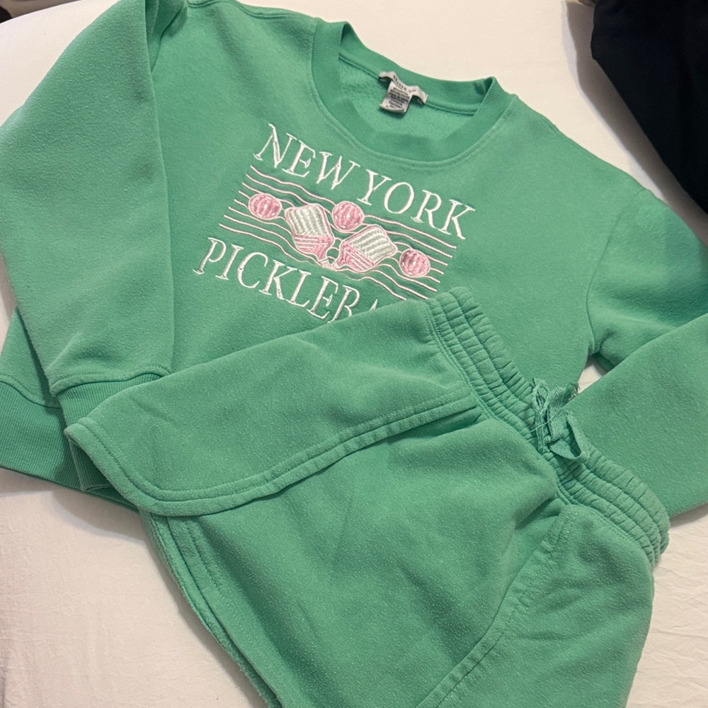 Green New York Pickleball Sweatshirt and Skorts Set
